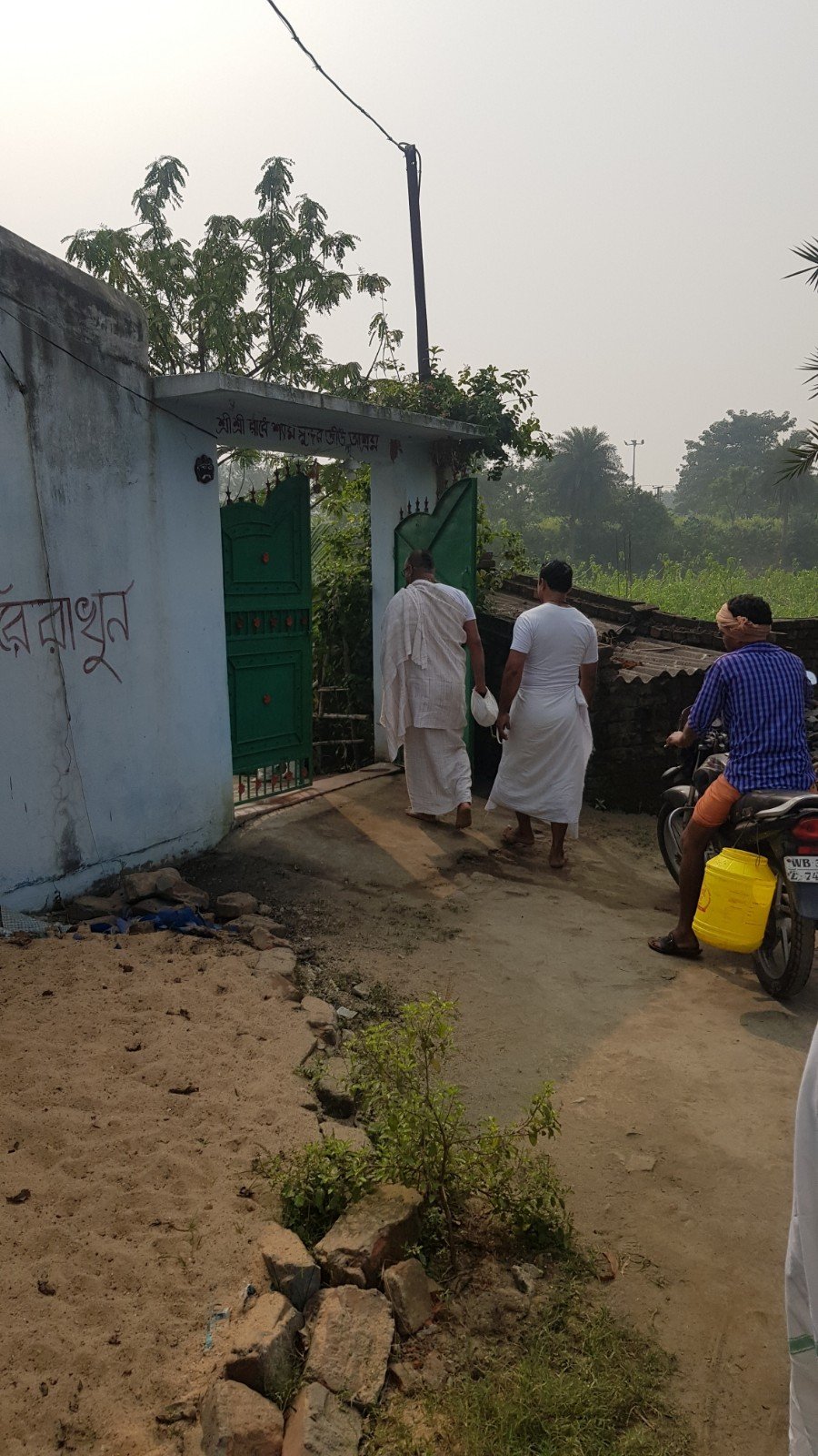  Visiting devotees. Asansol. 2019.11.24